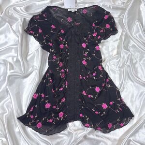 y2k Blouse Black Like New Floral Embroidered Lace Trim Mesh Ruched Cap Sleeve